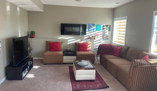 Cozy Getaway close to the City Heart. 5 minutes from highway one (1)
