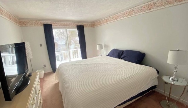 COZY LONDON 5 BDRM HOME-MINS FROM ALL AMENITIES