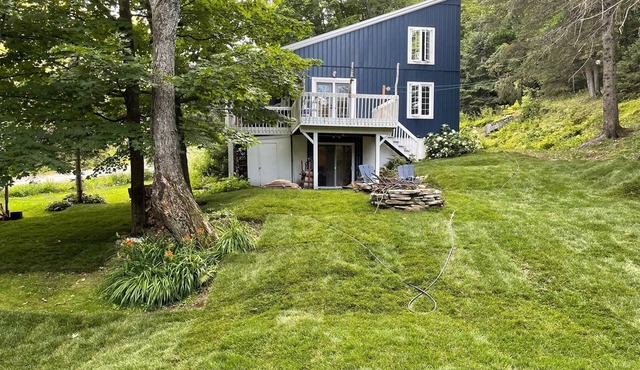 Cozy Reindeer Lodge in the Laurentians - 5 minutes to Skiing