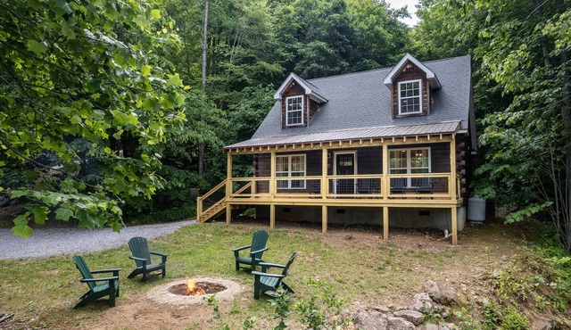 Creekside Bliss - Stunning Custom Mountain Home with a Hot Tub I Convenient to WCU!