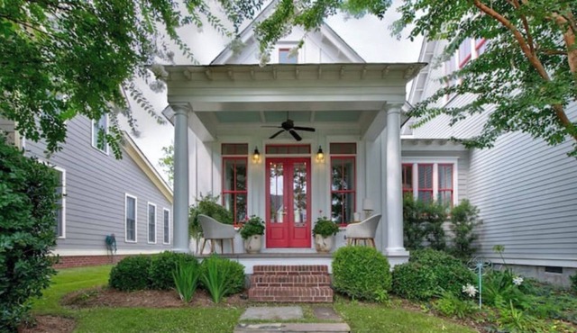 Crepe Myrtle Cottage Charming