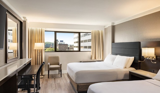 Crowne Plaza Knoxville Downtown University by IHG