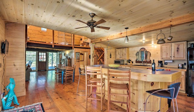 Cullowhee Getaway w/Fireplace on Private Meadow