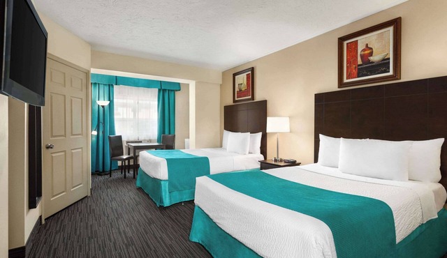 Days Inn by Wyndham Montreal East