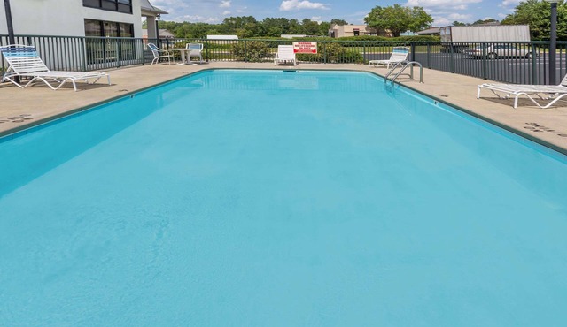 Days Inn by Wyndham Sanford