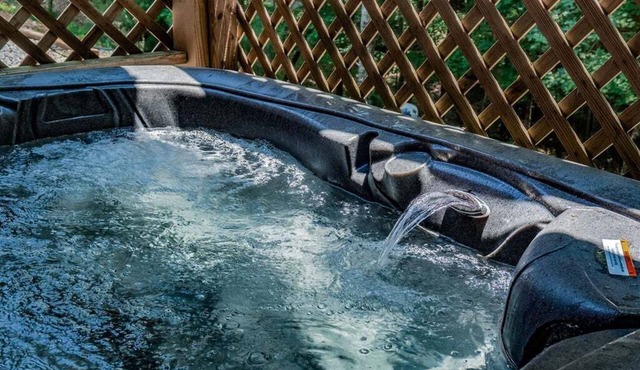 Deer Tracks Located in Coosawattee Resort