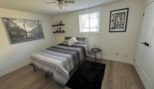 Deluxe 2BD Movie Lounge Unit in Port Dover