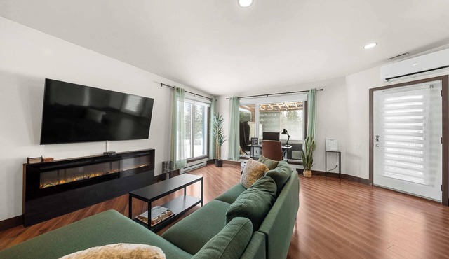 Detente au bord du fleuve | Condo with Spa