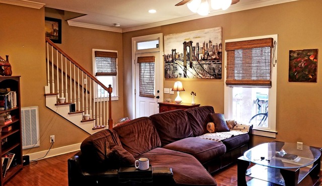 Discover Music City! Just a quick 3-min drive from Broadway.