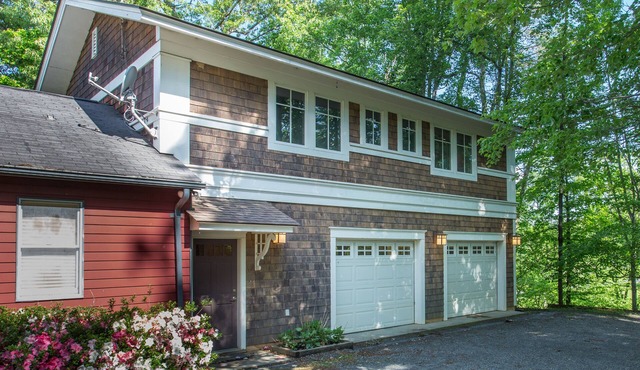 Dog Friendly Cape Cod Loft Near Wineries