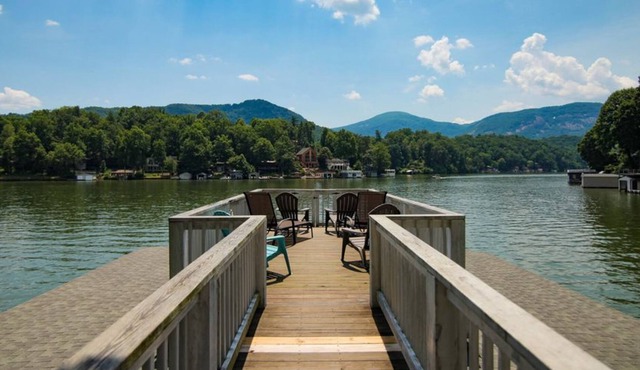 Dog-friendly lakefront home with central AC, game room & guest house