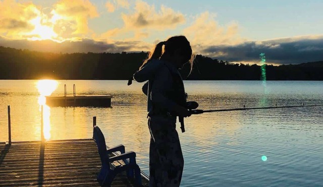 Edge of Lake Lovering - Spa - Solstice
