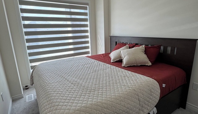 Elegant 2-Bedroom Retreat in Erin – Private Washroom