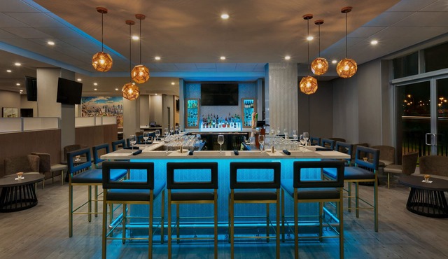 Embassy Suites by Hilton Montreal Airport