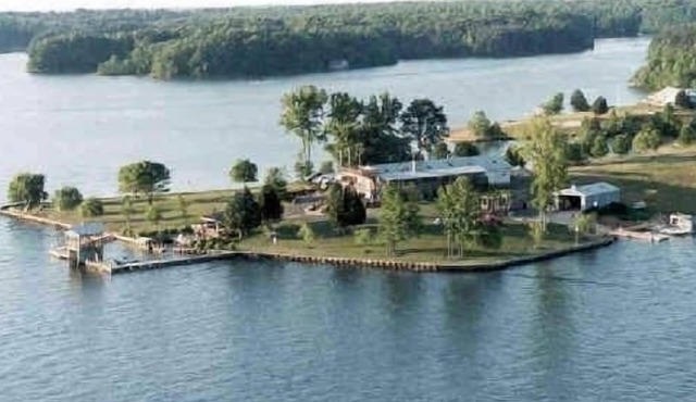 Emery Point is the Ultimate Private, Lake Anna, Family Escape!