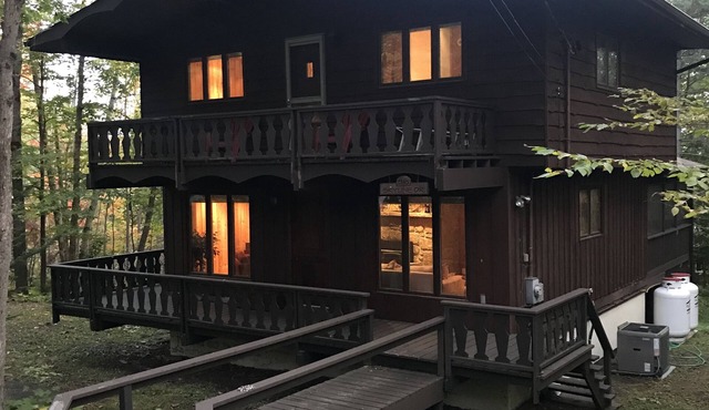 Enchanting Family/Work Escape (with high speed wi-fi)!