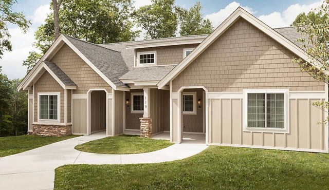 Enjoy the Blue Ridge Mountains in this 2BD condo resort retreat