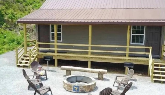 Enjoyable centrally located 1-bedroom cabin in Bluewell at Gold & Blue cabins