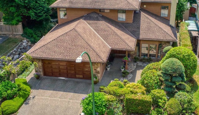Entire 3br luxury house with 2 King & 2 TwinXL beds with Private Japanese garden