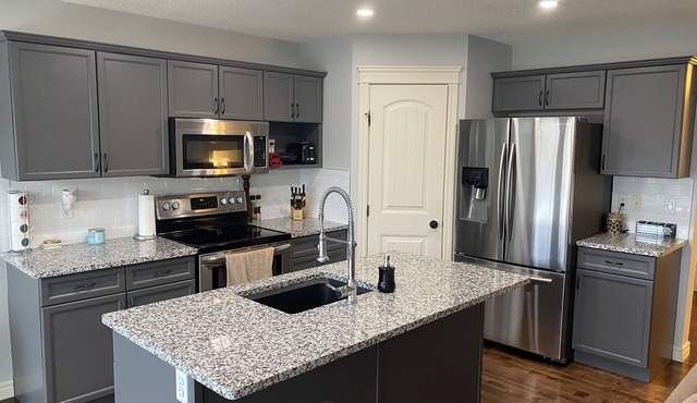 Entire Home! In Sherwood Park ft. 3 bdrms, 4 baths!