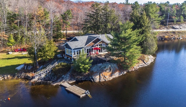 Escape to Muskoka Waterfront Cottage - Hot Tub & Private Beach!