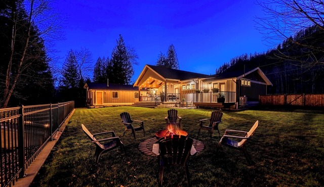 Escape to The Antler House, a spacious rural retreat!