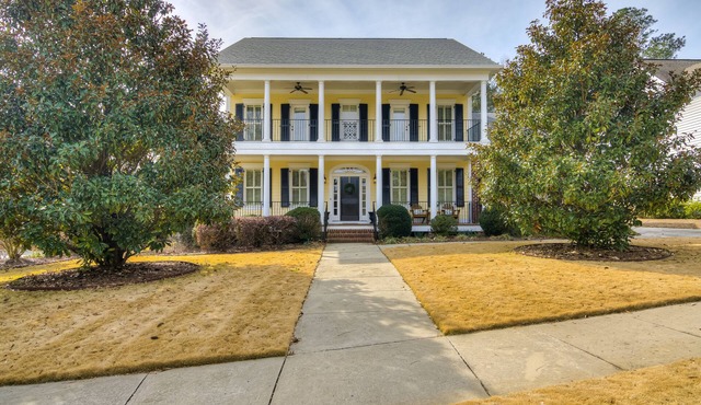 Exclusive Master’s rental behind the gate in Champion's Retreat!