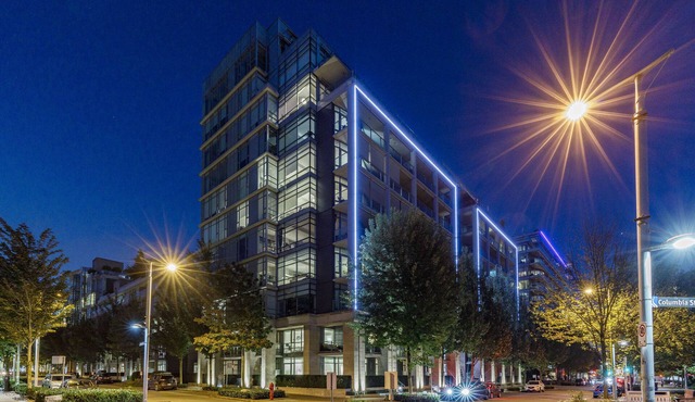 Executive Townhouse with City and Water Views