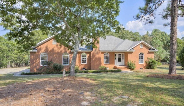Extended Stays Welcome-Large home with Firepit, Poker Table and Grill