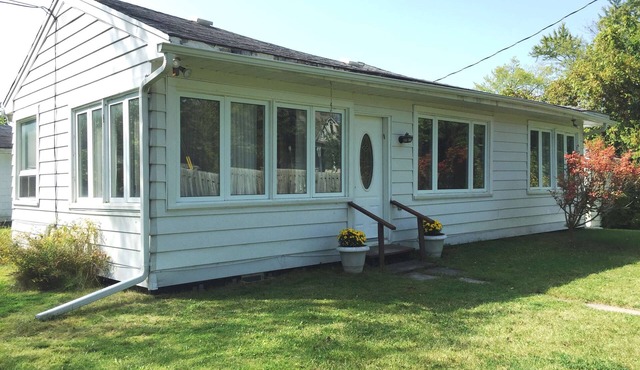 Family-Friendly Cottage on Lake Simcoe with Private Shared Beach Access