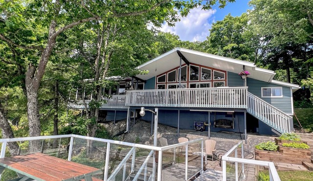 Family Friendly Cottage on Spectacular Kapikog Lake Muskoka
