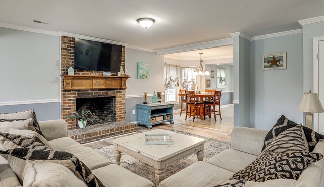 Family & Pet Friendly! Home 6 Mi to Surfside Beach
