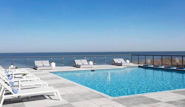 For the Whole Family! 3 Great Units, Onsite Pool, Near Cape Henry Lighthouse