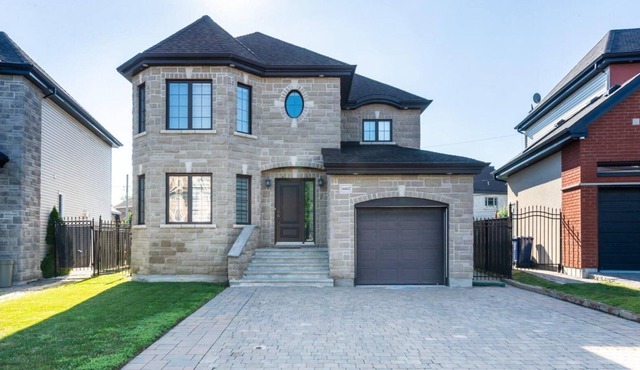 Fully furnished house with Pool in Laval