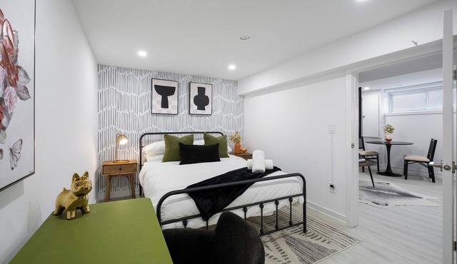 Furnished 1BR Basement | Workspace | Laundry | Parking | Ideal for Monthly Stays