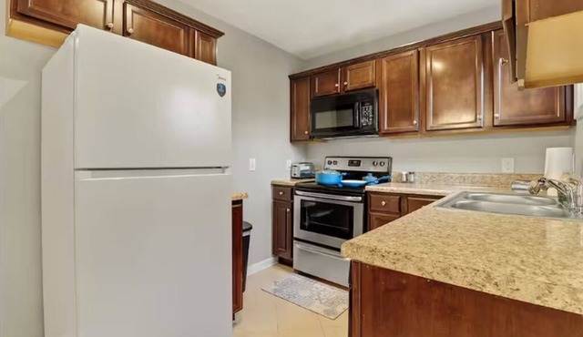 Furnished 3BR Corporate Rental in Petersburg
