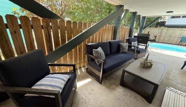 Gone To The Beach 4 Bedroom Home by RedAwning