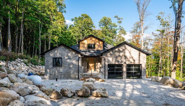 Gorgeous Cliffside Retreat, Mallory Beach