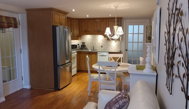 Gorgeous Lakefront 1 Bedroom Country House appartement Near Montreal