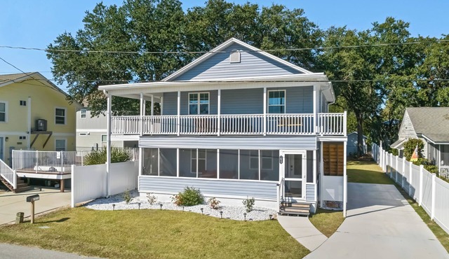 Got Wags Ocean View Haven Upper Level 2 BR Close to Beach