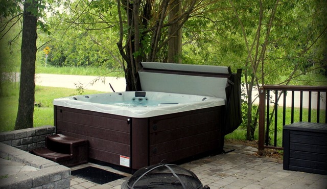 Grand Beach Luxury Cabin Grandbeach Manitoba Grand Marais optional hot tub