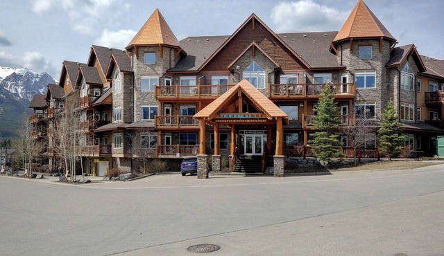 Grotto Mountain Guesthouse
