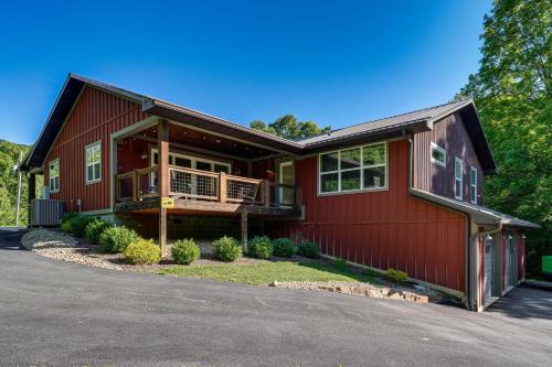 Group-Friendly Kingsport Home w/Game Room, Decks!
