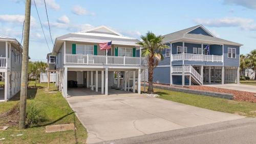 Grove Cove - 1'5 Blocks from Beach- Dog Friendly