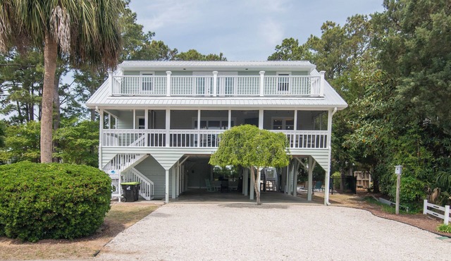 Hawksnest Bay-Beach Walk Oasis with Private Pool