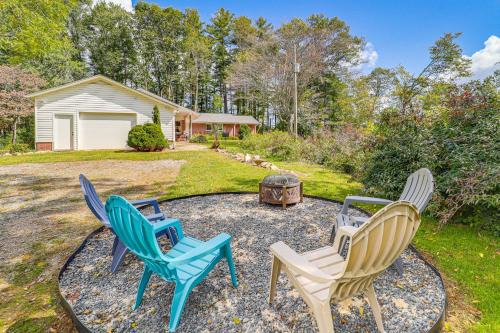 Hike & Leaf Peep! Peaceful Home in Laurel Springs