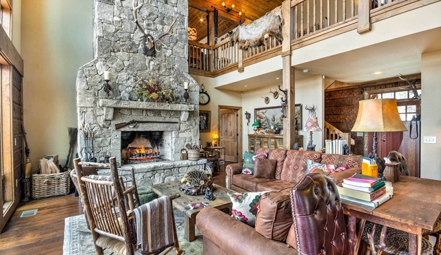 Hike, Ski & Explore! Mtn-View Cabin in Sapphire