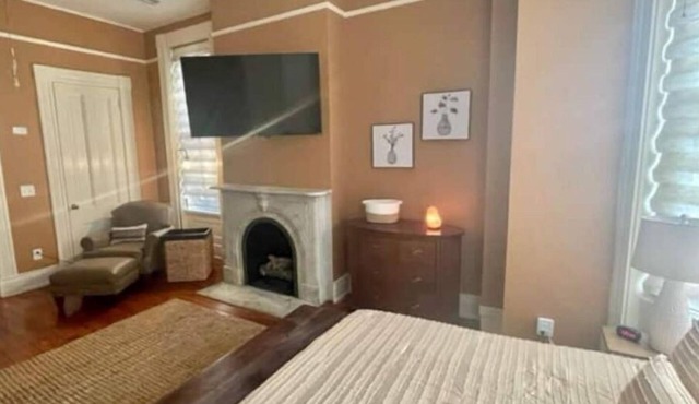 Historic private guest apartment