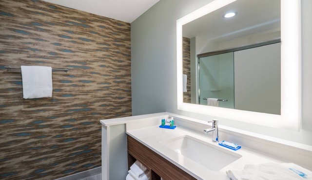 Holiday Inn Express & Suites Greenville SE - Simpsonville by IHG