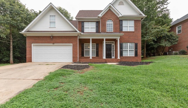 Home Away From Home - 5BRs-7 beds 3 full baths! 10 minutes to Whitewater!